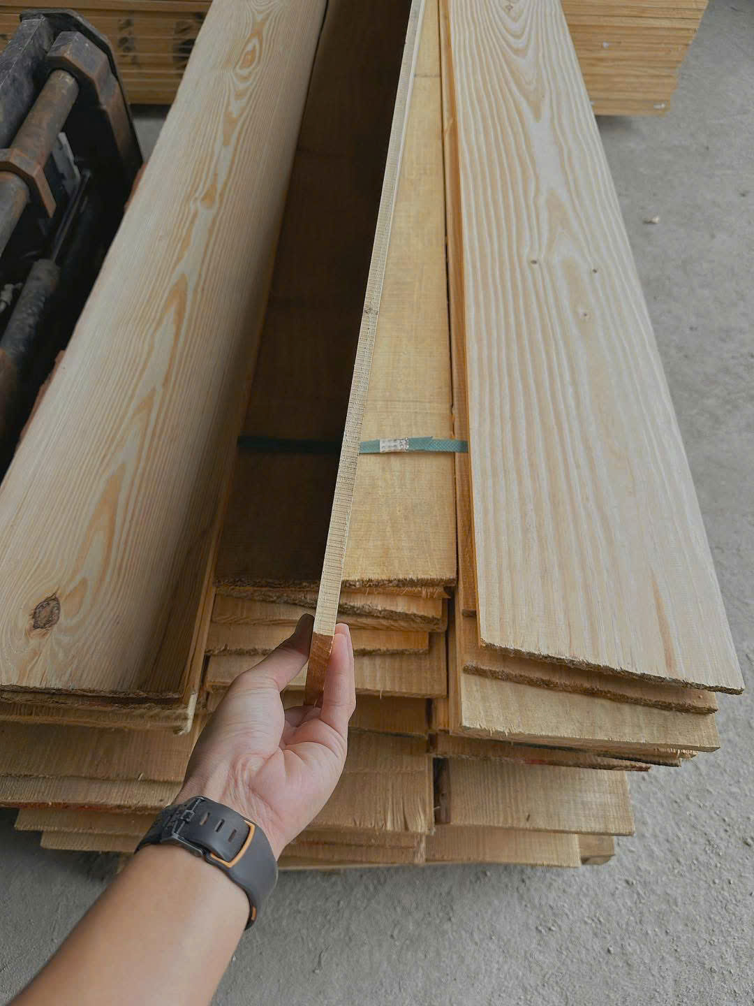 Gỗ Thông Mỹ - 1.5 x 25 x 200 CM - Ảnh 3