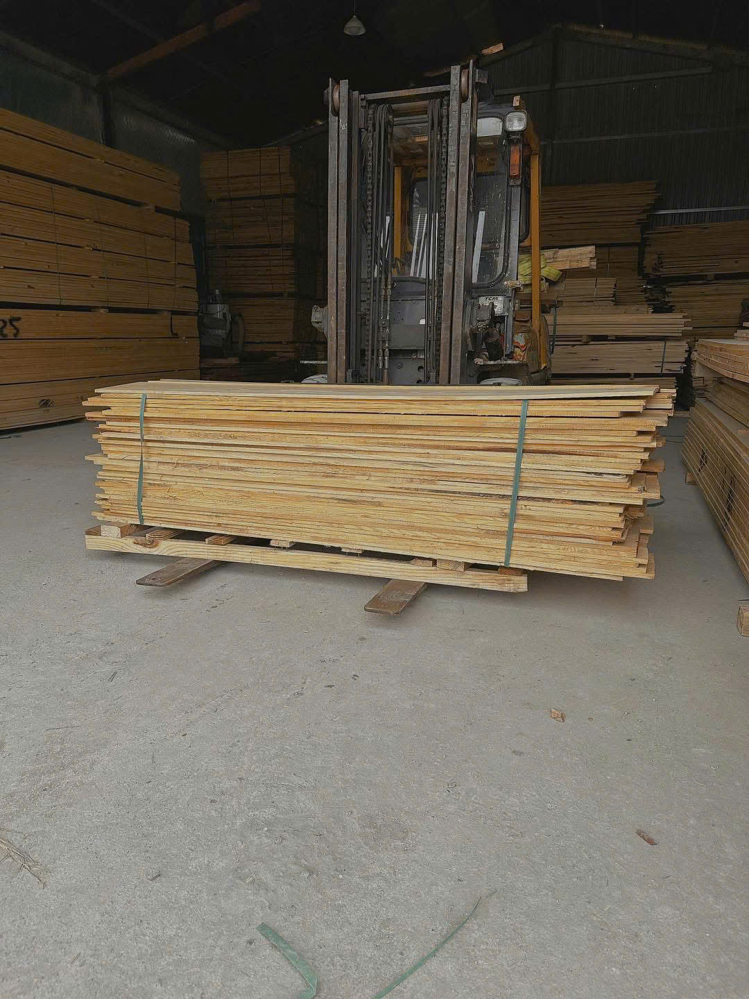 Gỗ Thông Mỹ - 1.5 x 25 x 200 CM - Ảnh 5